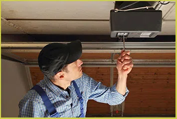 Hialeah Locksmith Service Hialeah, FL 305-307-5668 - garage-door-repair